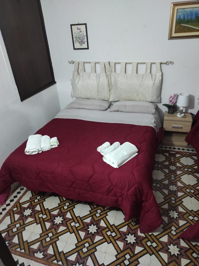 B&B Con Cucina La Ninfea 칼타기론 외부 사진