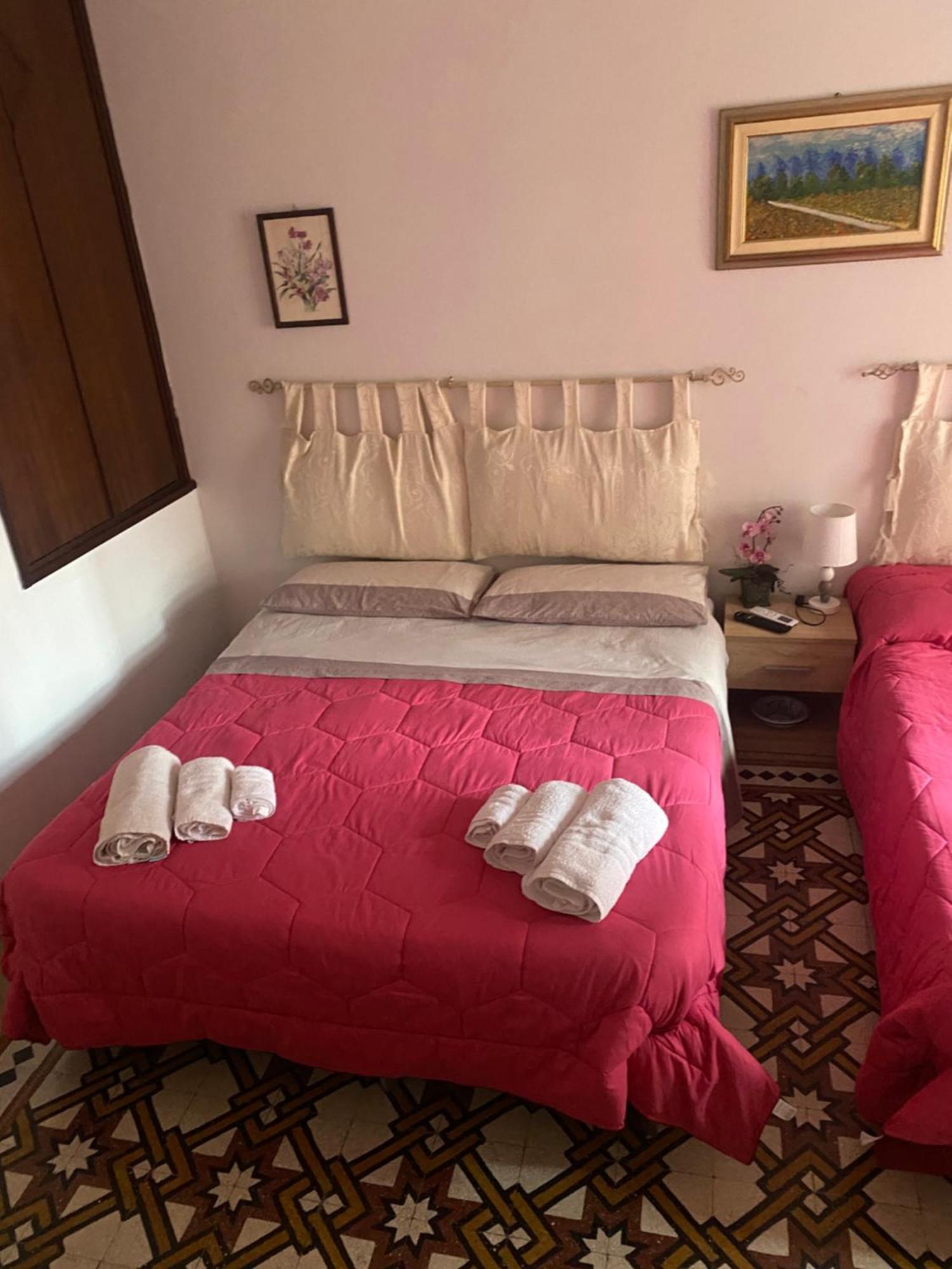 B&B Con Cucina La Ninfea 칼타기론 외부 사진